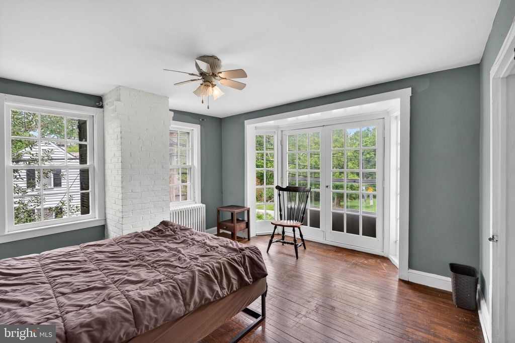 Image 19 of property listing at 5019 WETHEREDSVILLE RD, Baltimore, MD 21207