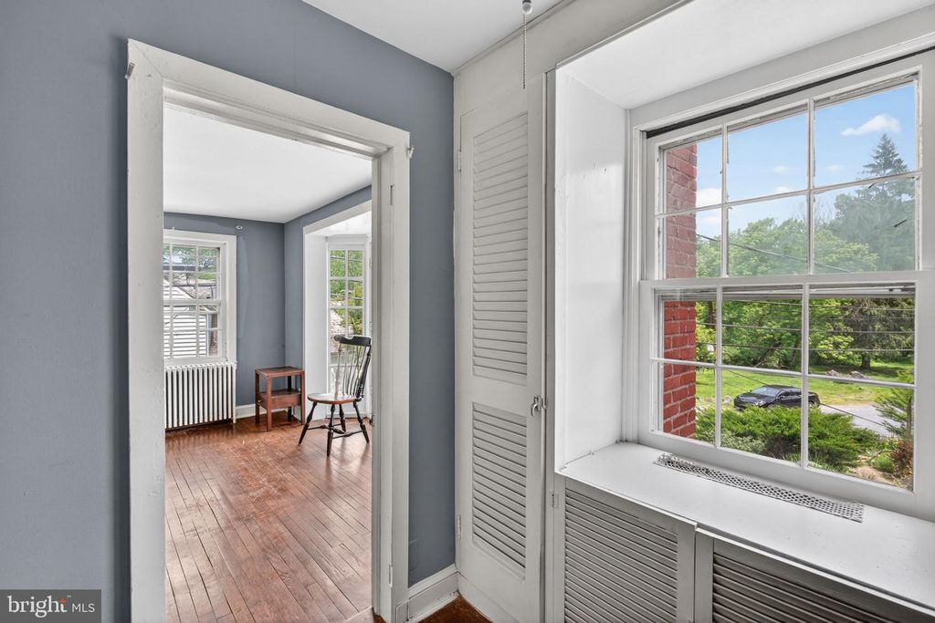 Image 21 of property listing at 5019 WETHEREDSVILLE RD, Baltimore, MD 21207