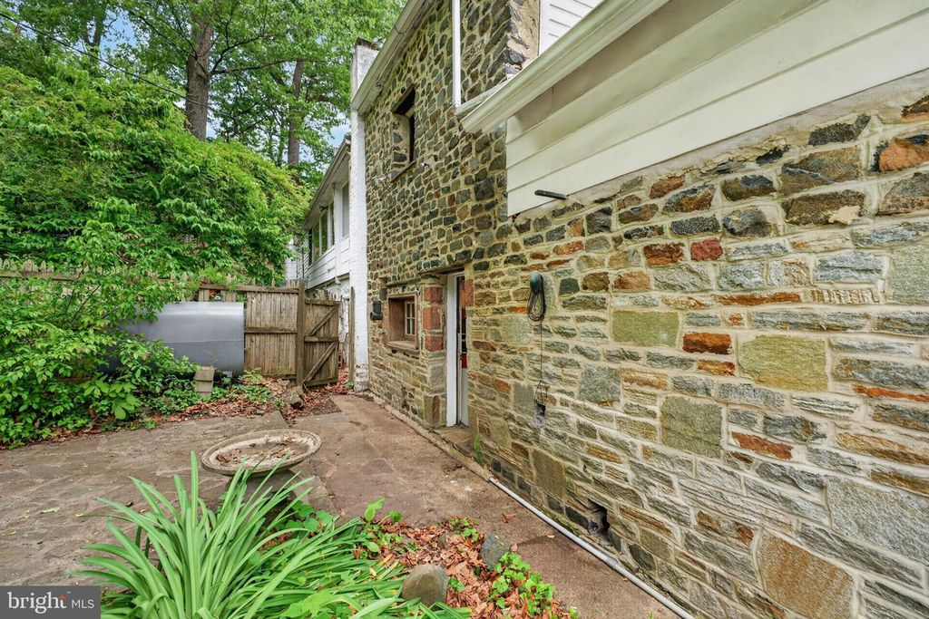 Image 30 of property listing at 5019 WETHEREDSVILLE RD, Baltimore, MD 21207