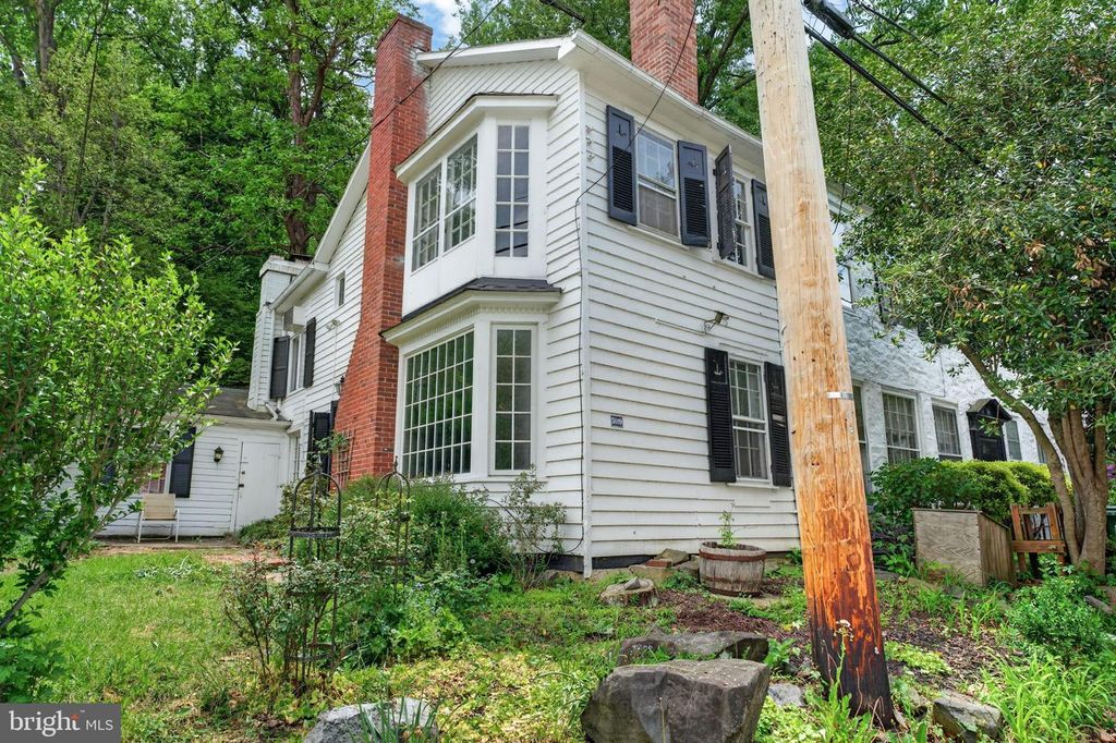 Image 36 of property listing at 5019 WETHEREDSVILLE RD, Baltimore, MD 21207