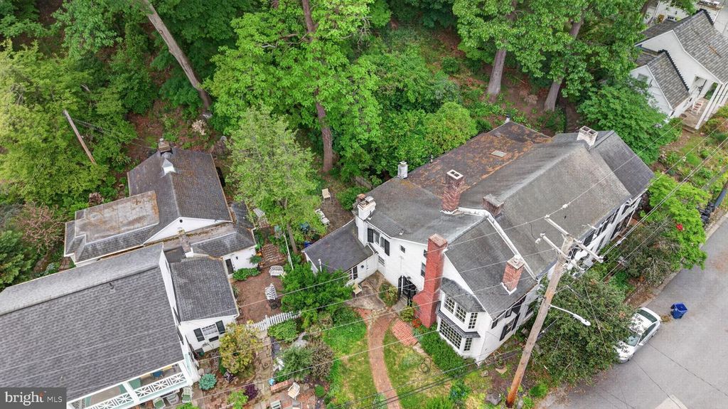 Image 40 of property listing at 5019 WETHEREDSVILLE RD, Baltimore, MD 21207