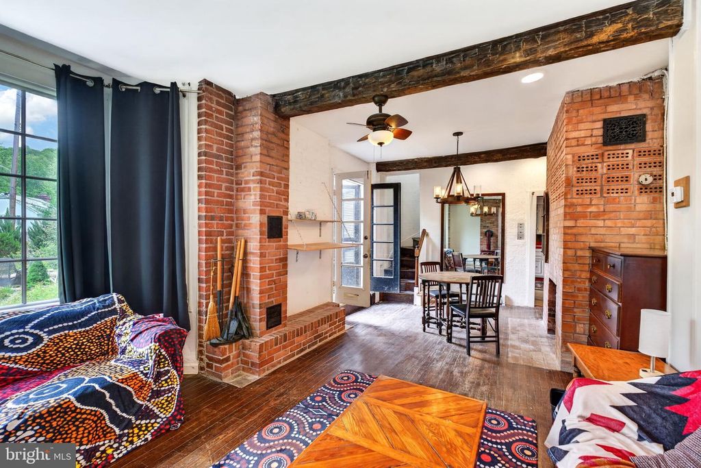 Image 6 of property listing at 5019 WETHEREDSVILLE RD, Baltimore, MD 21207