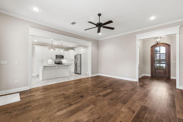 19 W Augusta Ct., Hattiesburg, MS 39402