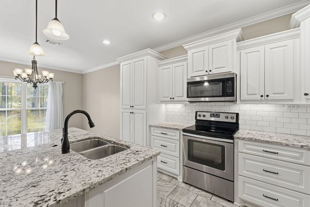 19 W Augusta Ct., Hattiesburg, MS 39402