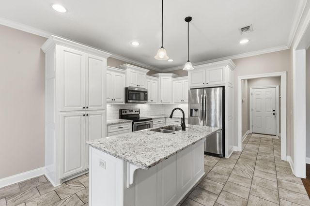 19 W Augusta Ct., Hattiesburg, MS 39402