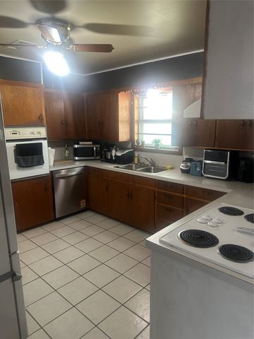 1207 Pebble Street Street, Bowie, TX 76230