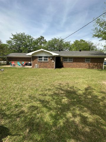 1207 Pebble Street Street, Bowie, TX 76230