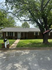 1207 Pebble Street Street, Bowie, TX 76230