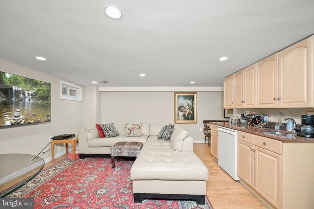 1906 37TH ST NW, Washington, DC 20007