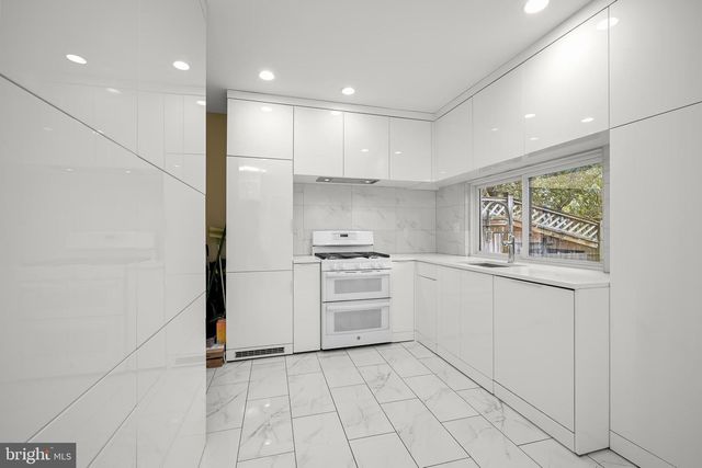 1906 37TH ST NW, Washington, DC 20007