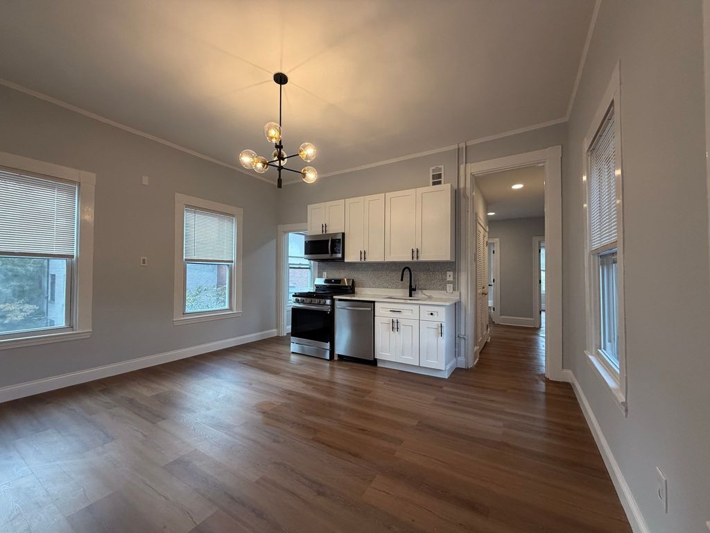 195 Green St. 3, Cambridge, MA 02139