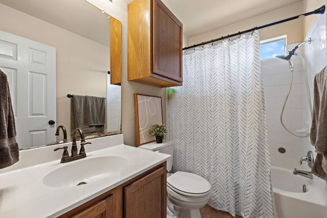 602 Creston ST, Hutto, TX 78634