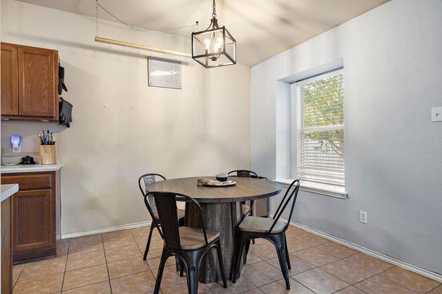 602 Creston ST, Hutto, TX 78634