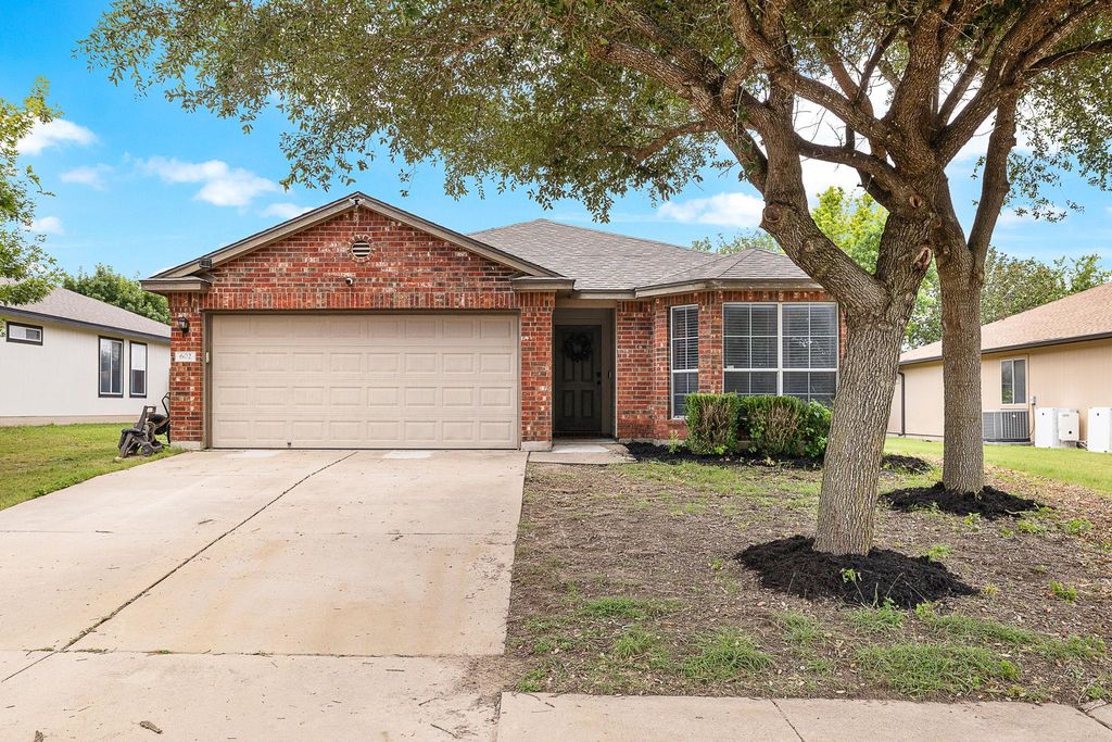 602 Creston ST, Hutto, TX 78634