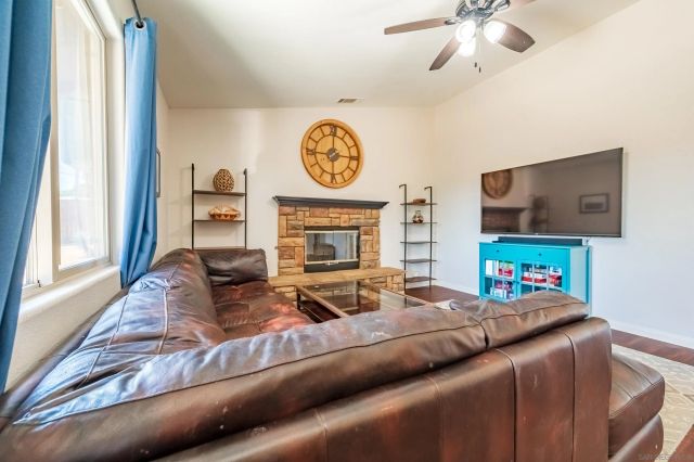 8361 Amador Avenue, Yucca Valley, CA 92284