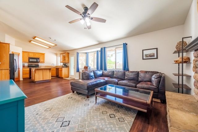 8361 Amador Avenue, Yucca Valley, CA 92284