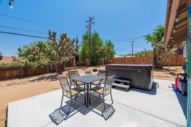 8361 Amador Avenue, Yucca Valley, CA 92284