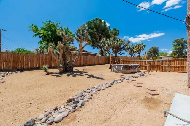 8361 Amador Avenue, Yucca Valley, CA 92284