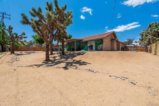 8361 Amador Avenue, Yucca Valley, CA 92284
