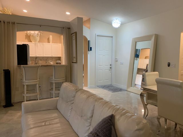 2146 Man Of War, West Palm Beach, FL 33411