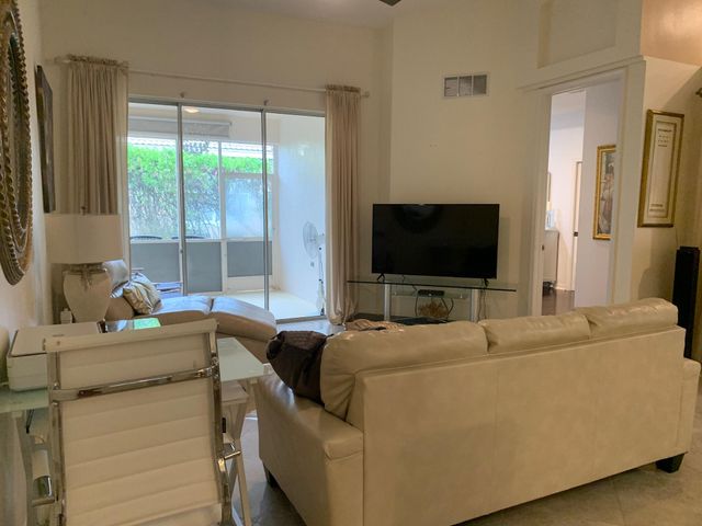 2146 Man Of War, West Palm Beach, FL 33411