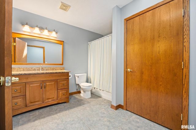 104 ARROWHEAD Court, East Peoria, IL 61611