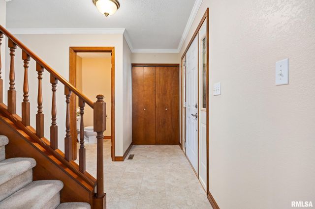 104 ARROWHEAD Court, East Peoria, IL 61611