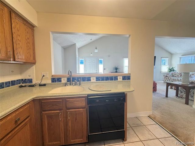 11 Oxford Court, Dearborn, MI 48124