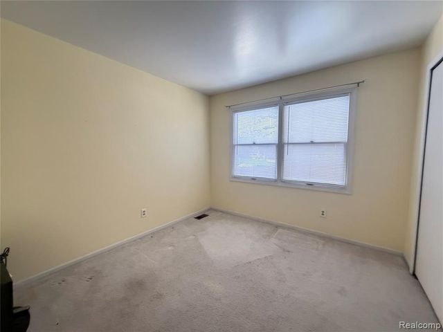 11 Oxford Court, Dearborn, MI 48124