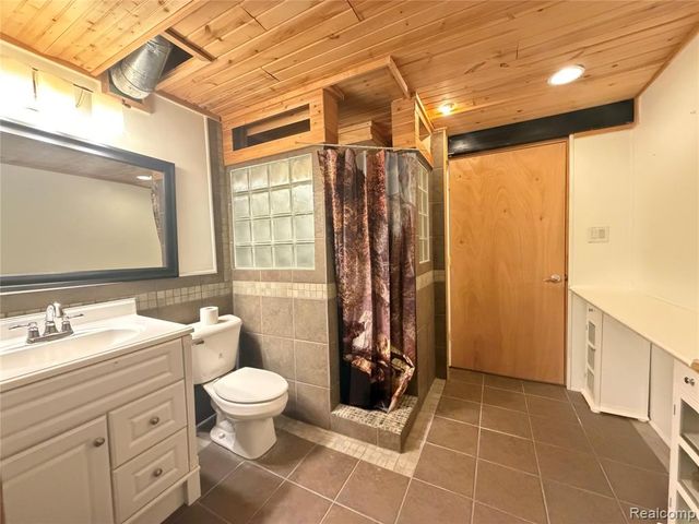 11 Oxford Court, Dearborn, MI 48124