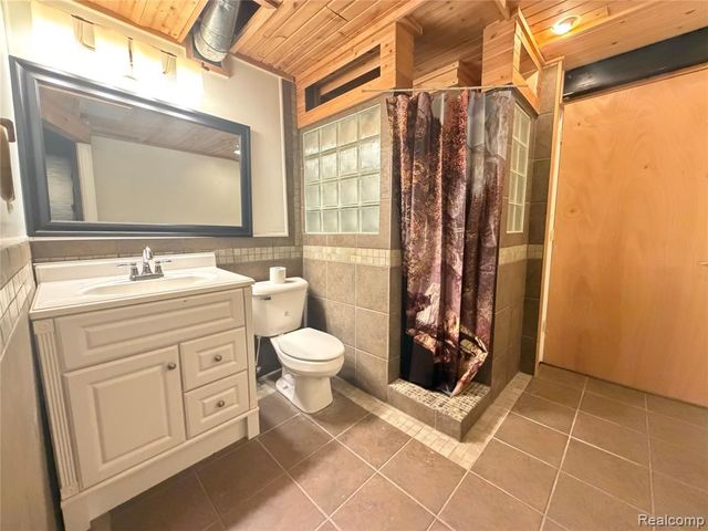 11 Oxford Court, Dearborn, MI 48124