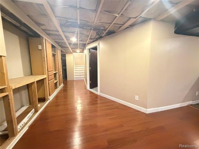 11 Oxford Court, Dearborn, MI 48124