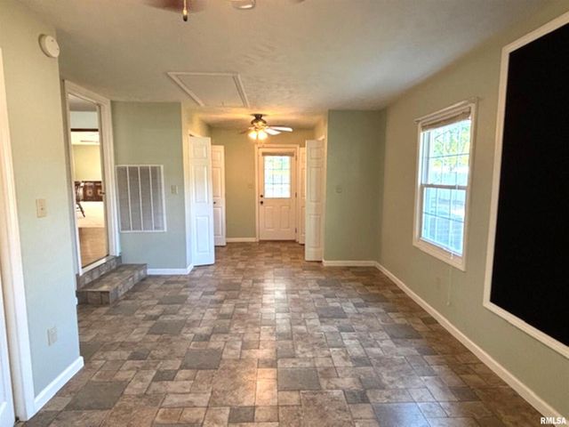 2633 S BROADWAY Avenue, Salem, IL 62881