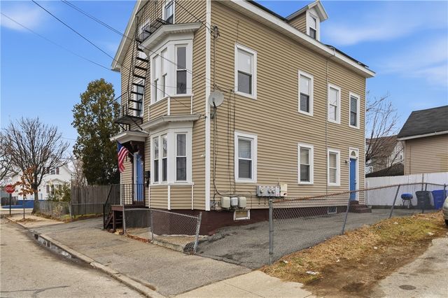 35 Gifford Street, Providence, RI 02909