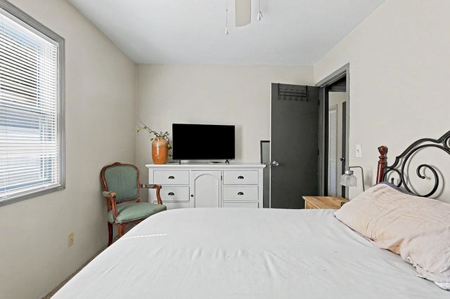1315 E Ashford drive, Park City, KS 67219