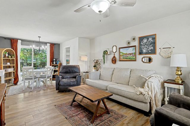1315 E Ashford drive, Park City, KS 67219