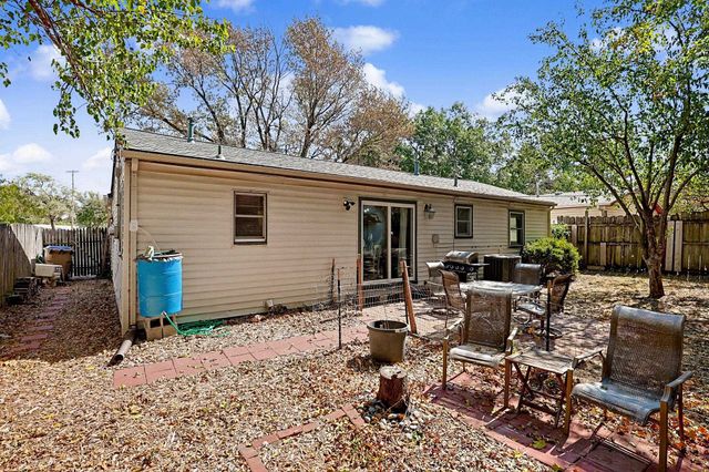 1315 E Ashford drive, Park City, KS 67219