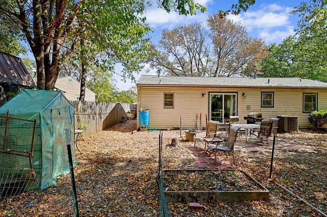 1315 E Ashford drive, Park City, KS 67219