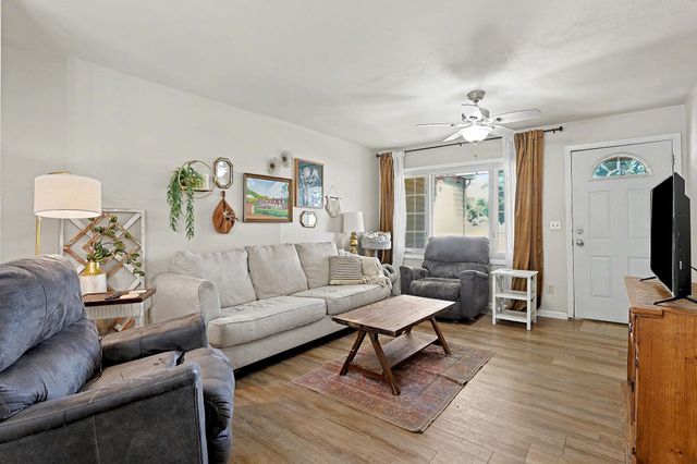 1315 E Ashford drive, Park City, KS 67219