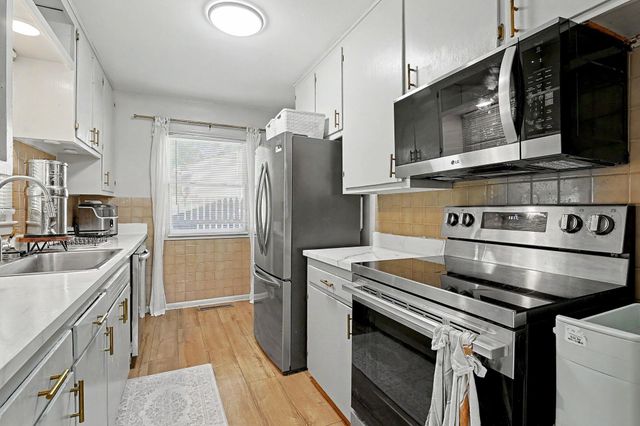 1315 E Ashford drive, Park City, KS 67219