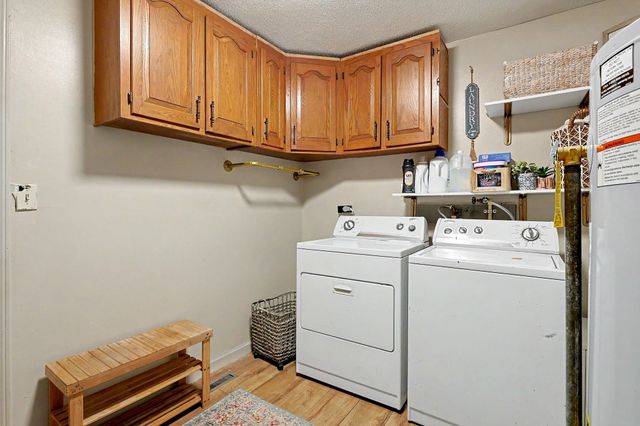 1315 E Ashford drive, Park City, KS 67219
