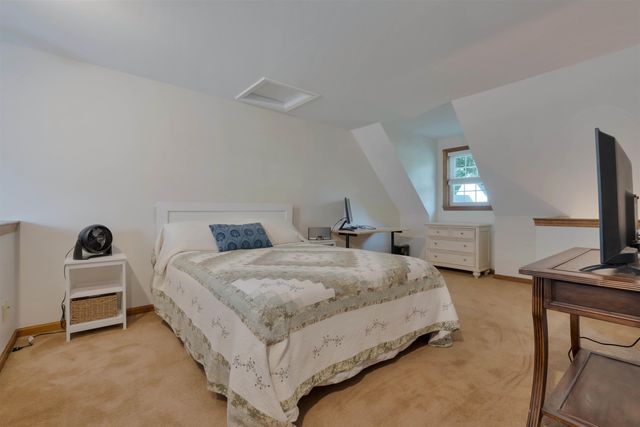76 Glengarry Drive, Stratham, NH 03885