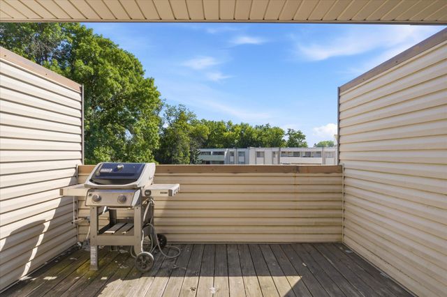 10840 Rockford Road 309, Plymouth, MN 55442