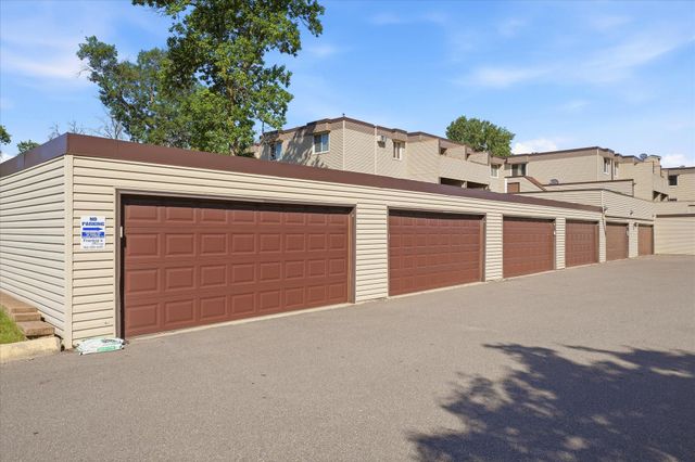 10840 Rockford Road 309, Plymouth, MN 55442