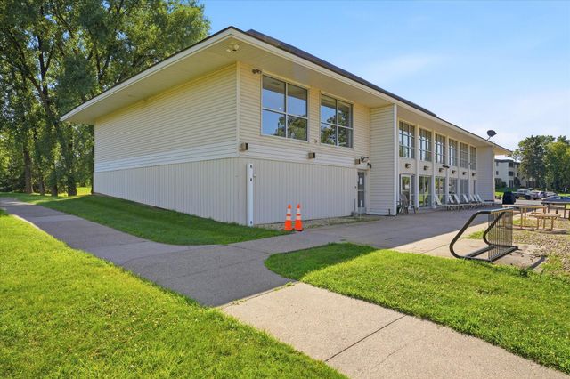 10840 Rockford Road 309, Plymouth, MN 55442