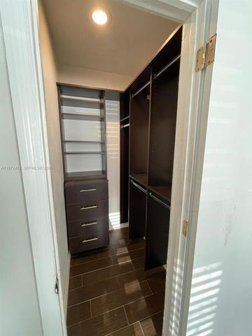 2813 Bahama Dr, Miramar, FL 33023