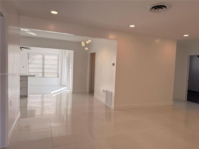 2813 Bahama Dr, Miramar, FL 33023