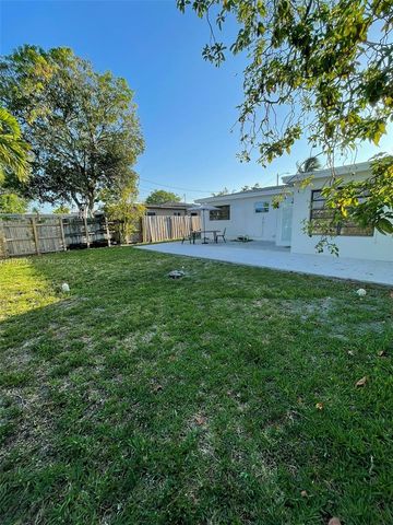 2813 Bahama Dr, Miramar, FL 33023