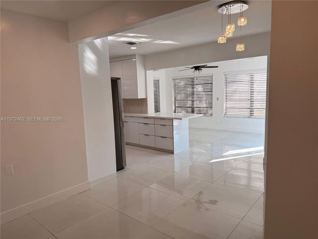 2813 Bahama Dr, Miramar, FL 33023