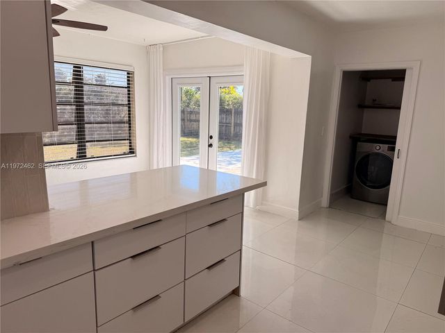 2813 Bahama Dr, Miramar, FL 33023